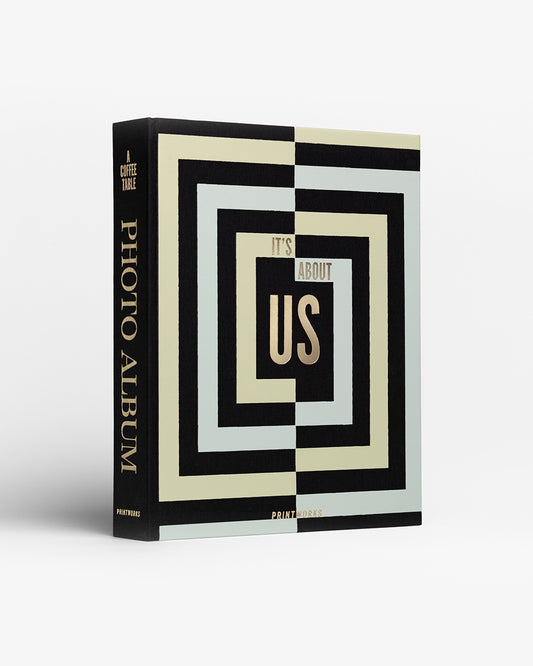 It’s About Us dizaino fotoalbumas juodai baltu viršeliu, kavos staliuko albumas interjerui